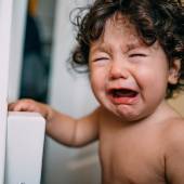 Enfant_qui_pleure_iStock-1366778260